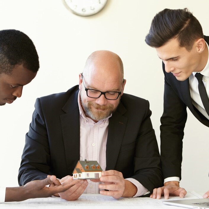 Why a Lawyer Panel Is Essential in High-Value Loan Settlements